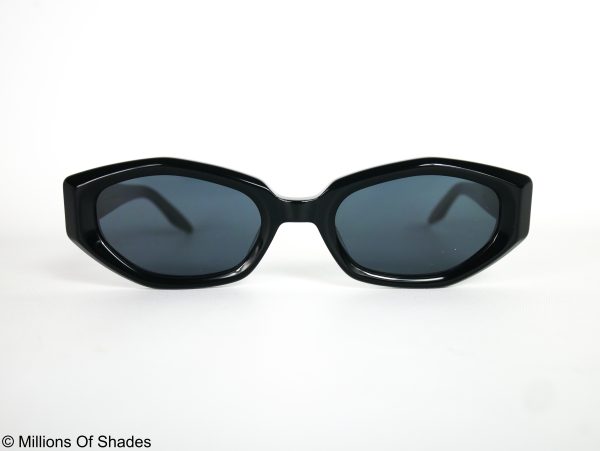 Miro 01- Black