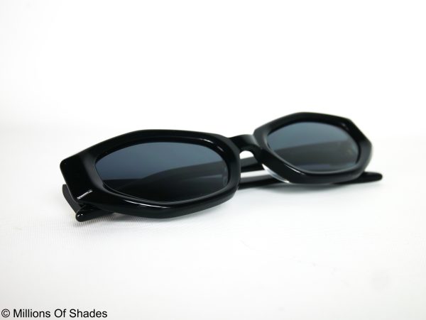 Miro 01- Black - Image 4